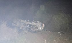 Beton Mikseri Uçuruma Yuvarlandı: İki Kişi Yaralandı