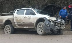 Kamyonet Kazası: Tuğla Fabrikası Önünde 1 Kişi Yaralandı