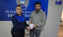 Komşuda Örnek Davranış: ATM’de Unutulan 5 Bin Lira Sahibine Teslim Edildi