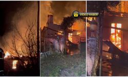 Ilgaz'da geceyi alevler aydınlattı: 2 ev kül oldu!