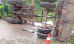 Çöp toplama sırasında traktör devrildi: Belediye çalışanından acı haber