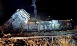 Zincirleme Kaza: Yardım Etmek İsteyen Sürücünün Aracına Çarpıldı