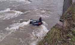 Dereye uçan araçtan kahreden haber: 2 kişi hayatını kaybetti