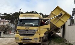 Hanönü’nde Hafriyat Kamyonu Paniği: Okul Bahçesinde Faciandan Dönüldü