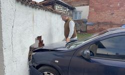 Husumet büyüdü: Park halindeki araca çarparak zarar verdi