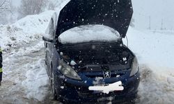 İnebolu-Kastamonu Yolunda Otomobil Alev Aldı