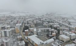Kastamonu'da kar yağışı etkili oldu: İlçeler beyaza büründü