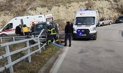 Kastamonu’da korkutan kaza: Araç yoldan çıktı, 2 kişi yaralandı