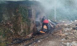 Kastamonu'nun ilçesinde odunluk yandı!