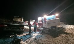 Kastamonu'nun köyünde mahsur kalan hasta 5 saatlik çalışmayla hastaneye ulaştırıldı