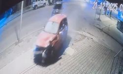 Kontrolden çıkan otomobil araca çarptı: Kazada otomobilde bulunan 4 kişi son anda kurtuldu!