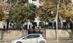 Lisede Korkutan Olay: 15 Yaşındaki Öğrenci Ağır Yaralandı