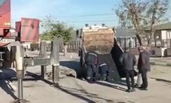 Okul bahçesi çöktü: Kamyon çukura düştü