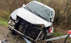 Ticari araç ile kamyon çarpıştı: Feci kazada 2 yaralı var!