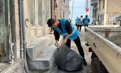 İnebolu Ülkü Ocakları’ndan Örnek Davranış: Gençler Sahilde ve İlçe Merkezinde Çöp Topladı