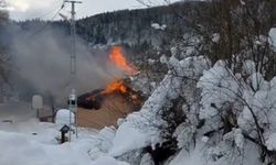 1125 metre rakımda yangın: Ahşap ev yangını korkuttu!