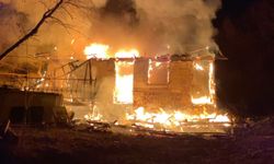 Gece Saatlerinde Çıkan Yangın Her Şeyi Yok Etti