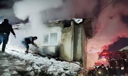 Kastamonu'da Yangın: Ev ve Ahır Zarar Gördü, Büyükbaş Hayvan Telef Oldu!