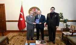 Kastamonu Şairleri ve Yazarları Sempozyumu Kitabı Vali Dallı’ya Takdim Edildi