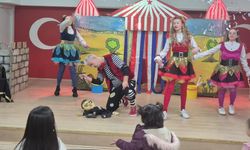 Hanönü'de palyaço sürprizi: Öğrencilere karne hediyesi