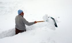 Kastamonu'da karla mücadele: İlçede kar kalınlığı 1 buçuk metreyi geçti!