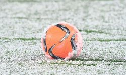 Kastamonu'da amatör lig kar engeline takıldı!