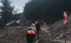 Kastamonu'da aynı bölgede tekrar heyelan yaşandı: Yol ulaşıma kapandı!