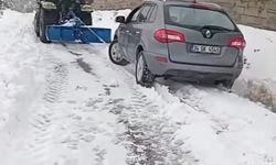 Kastamonu'da gurbetçiler yolda kalmadı: Köy muhtarı karlı yolları açtı!