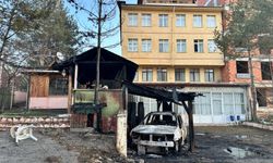 Kastamonu'da park halindeki araç küle döndü
