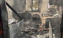 Kastamonu'nun ilçesinde alevlere teslim olan ev küle döndü