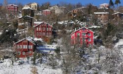 Kastamonu'nun ilçesindeki tarihi evler karla kaplandı