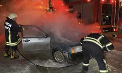 Park Halindeki Otomobilin Motoru Alev Aldı: Facianın Eşiğinden Dönüldü