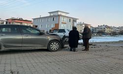 Taşköprü’de 2 Otomobil Çarpıştı: 1 Kişi Hastaneye Kaldırıldı