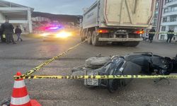 Kamyon ile Motosiklet Çarpıştı: 19 Yaşındaki Sürücü Hayatını Kaybetti