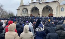 16 yaşındaki oğlunun acısına dayanamadı! Kalp krizi geçirdi: Oğlunun yanına defnedildi!