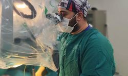 Bel Ağrısıyla Gelen Genç Hasta, Gülen Yüz Tekniğiyle Sağlığına Kavuştu