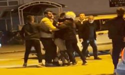 Trafikte tekmeli yumruklu kavga!