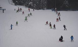 Eğlencenin adresi yine Ilgaz: Kayakseverler milli parka akın etti