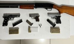 Emniyet yakaladı! Çok sayıda ruhsatsız silah ve mühimmat ele geçirildi: 1 kişi gözaltına alındı!