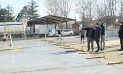 Kastamonu Belediye Başkanı sahaya indi: Parke üretim tesisi ve köprü çalışmaları hızlandı