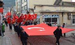 Kastamonu'da Bayrak Sevgisi: Öğrenciler Bayrak İçin Yürüdü