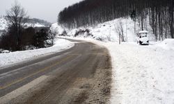 Kastamonu Sahil Yolunda Yoğun Kar Trafiği Yavaşlattı
