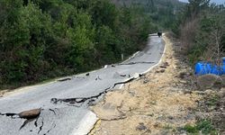 Kastamonu'da heyelan! Ekipler seferber oldu: Kara yolu ulaşıma kapandı!