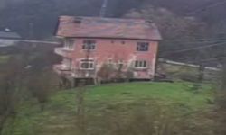 Kastamonu'da heyelan sebebiyle tahliye edilen ev çöktü: O anlar kameraya yansıdı!