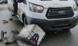 Komşuda feci kaza: Servisle çarpışan motokurye yaşamını yitirdi