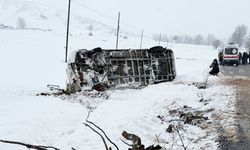 Öğrenci Servisi Kaza Yaptı: 13 Kişi Yaralandı