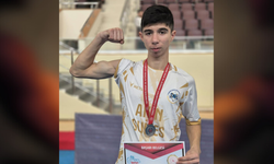 Taşköprülü Sporcu Tavukçu, Bilek Güreşi Şampiyonasında İkinci Oldu