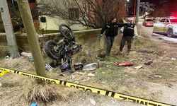 Otomobille motosiklet kafa kafaya çarpıştı: 1 Ölü, 2 Yaralı