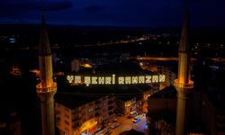 Taşköprü’de Ramazan Coşkusu Mahyalarla Taçlandı