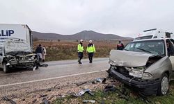 Feci Kaza: İki Otomobil Kafa Kafaya Çarpıştı, 7 Yaralı